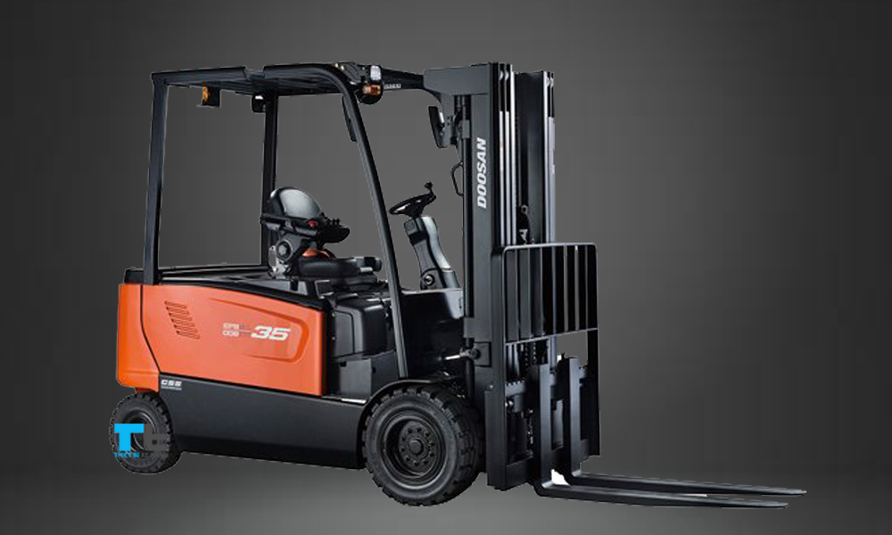 Xe nâng điện 3.5 tấn, 4 bánh, ngồi lái Doosan nhập khẩu Hàn Quốc